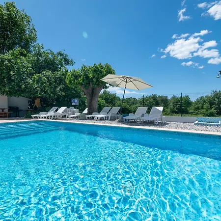 Family-friendly With Swimming Pool Cancini, - 24335 Apartmán Poreč