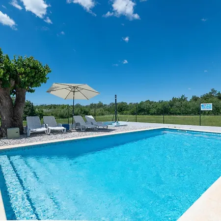 Apartmán Family-friendly With Swimming Pool Cancini, - 24335 Poreč