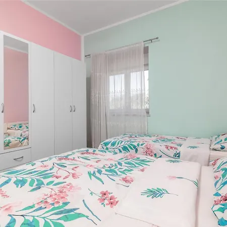Family-friendly With Swimming Pool Cancini, - 24335