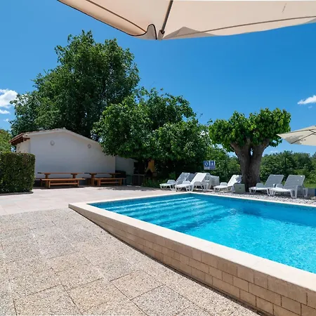 Family-friendly With Swimming Pool Cancini, - 24335 Apartmán *
