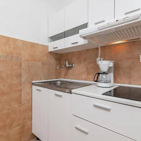 Apartmán Family-friendly With Swimming Pool Cancini, - 24335 Poreč