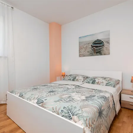 Family-friendly With Swimming Pool Cancini, - 24335 Poreč