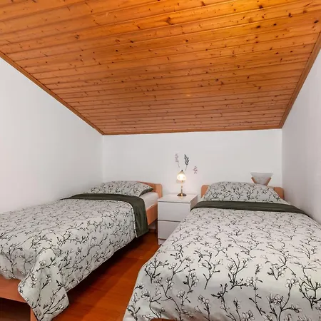 Apartmán Family-friendly With Swimming Pool Cancini, - 24335