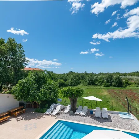 Family-friendly With Swimming Pool Cancini, - 24335 Poreč